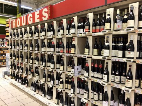 パリのスーパーでお土産探し！格安ワインを探せ！