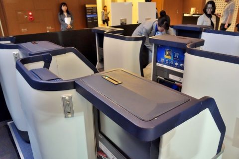 ANAビジネスクラス777-300ERシートは安っぽい？