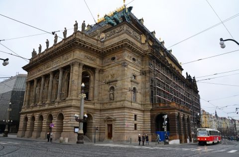チェコ･プラハのオペラ座「国民劇場」で2箇所の座席を比較