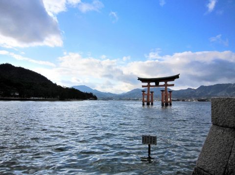 【厳島神社】の大鳥居を独り占め！干潮と満潮の水位の差はこんなにも違う