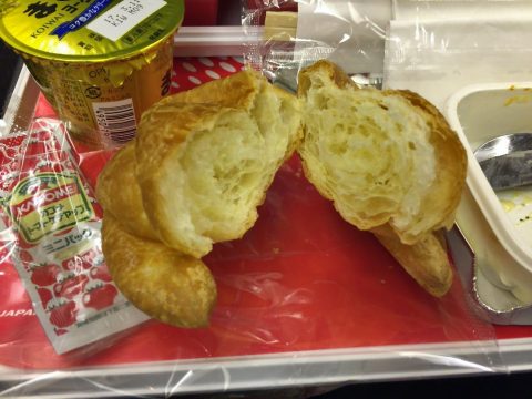 往復でこんなにも違う！JALエコノミークラス機内食の朝食を比較する