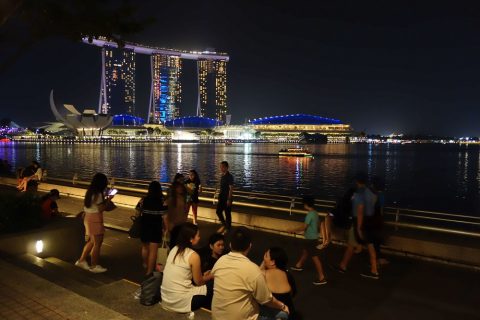 シンガポールの夜景とプロムナード