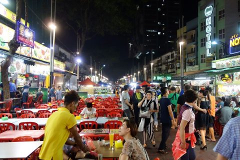 アロー通り屋台街の夜