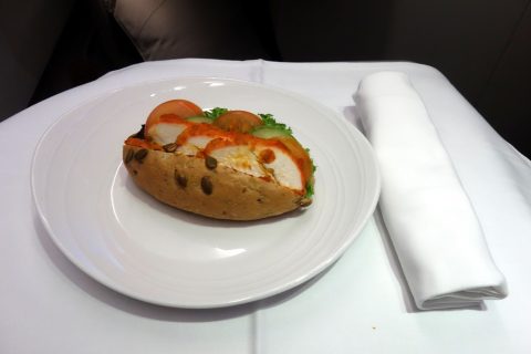 マレーシア航空機内食「Chicken Tandoori Baguette」