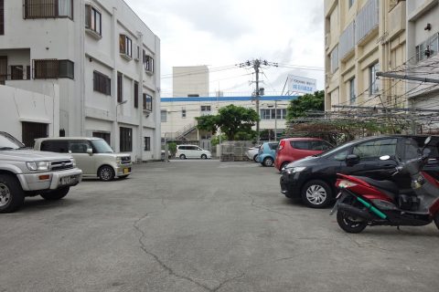 いしぐふー港町店の駐車場