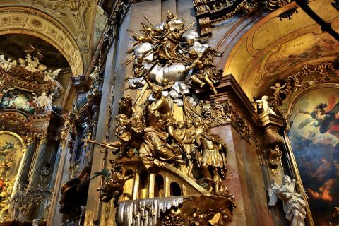 ウィーン「ペーター教会」金の装飾