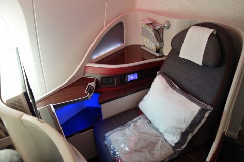 qatarairways-787-8-businessclass窓無し席