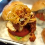 ハノイで750円もする高級ハンバーガー店Chopsの味は…?