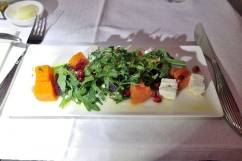 Roasted-butternut-squash-and-feta-cheese-salad/qatar-airways-businessclass-wien-doha (27)