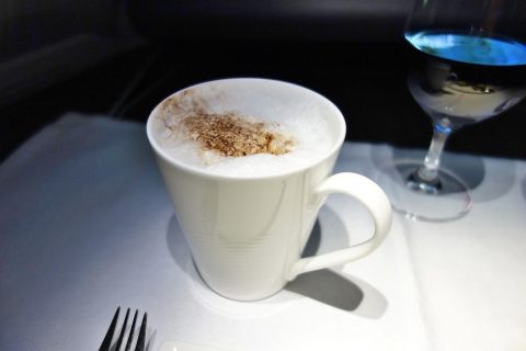 カプチーノ／カタール航空ビジネスクラス