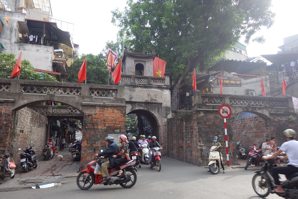 ハノイ旧市街】で見つけたベトナムらしい風景／バイク・行商・線路沿い 
