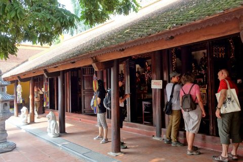 鎖国寺の本堂/ハノイ