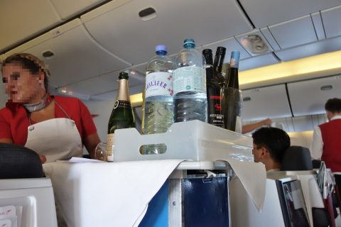 ドリンクのワゴン/austrian-airlines-businessclass