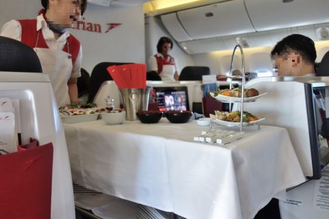 前菜のワゴンサービス/austrian-airlines-businessclass