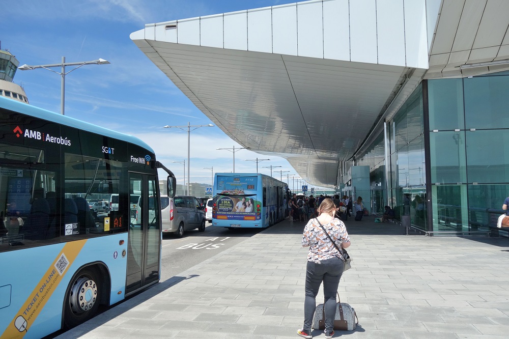 バルセロナ国際空港 ビジネスチェックイン と ファストレーン を体験