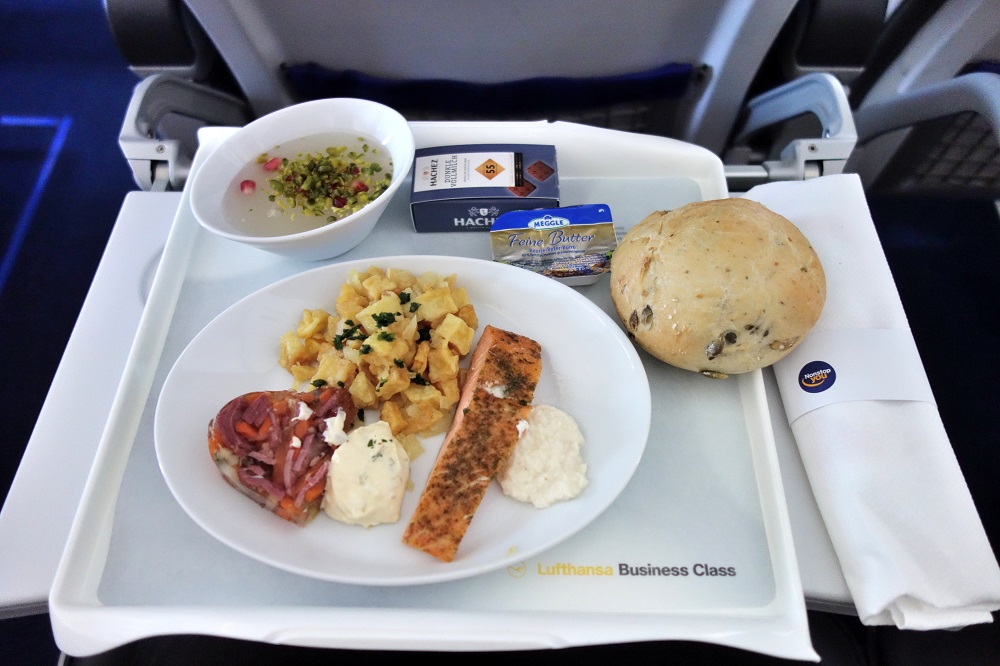 ルフトハンザ航空ビジネスクラス欧州国内線レポート Fra Vie 美味しい機内食も