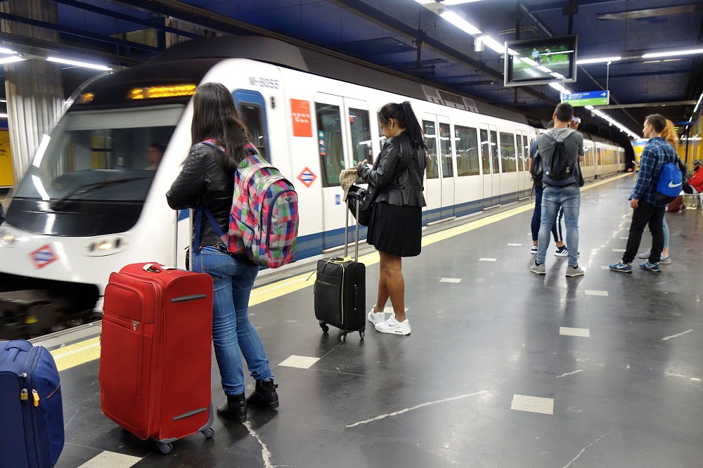 マドリード 空港アクセス はmetroとrenfeどっちがお得 鉄道利用の費用と時間