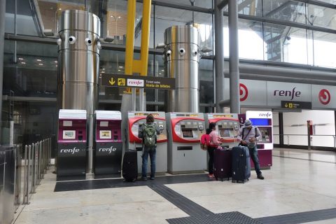 madrid-airport-access／Renfe券売機