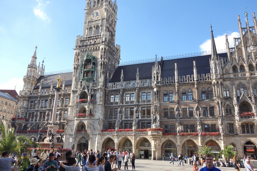 ミュンヘン新市庁舎の仕掛け時計 Glockenspiel を動画で詳しく