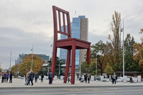 Palais-des-Nations／壊れた椅子