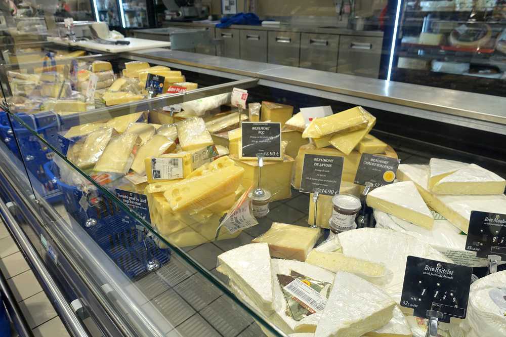 フランスのスーパーで買った チーズ が臭くて食べられない
