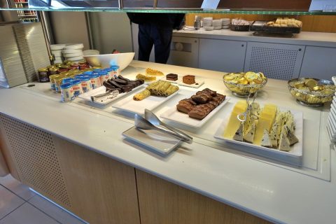 airfrance-lounge-afternoon-snack／スイーツのビュッフェ