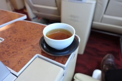 jal-firstclass-domestic-drinks／ほうじ茶