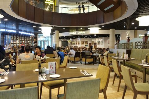 cafe-bateel-dubai-mall／混雑