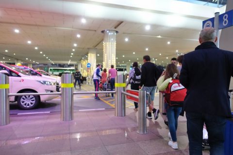 dubai-airport-access-taxi／乗り場案内