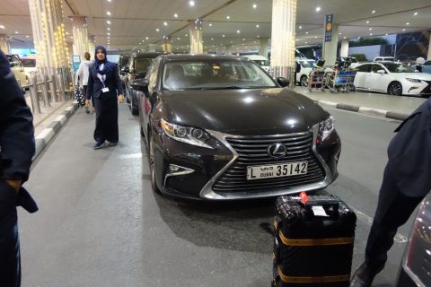 dubai-airport-access-taxi／レクサス