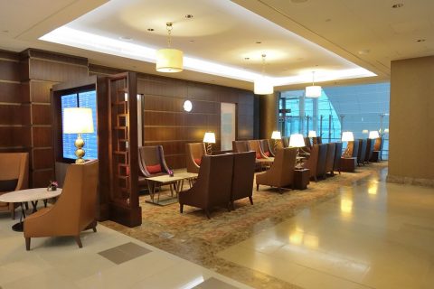 dubai-firstclass-lounge-A／ラウンジエリア