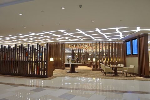 dubai-firstclass-lounge-A／ラウンジ奥のエリア