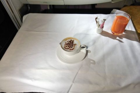 emirates-firstclass-a380／朝食のコーヒー