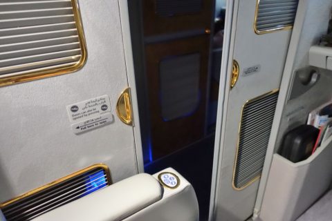 emirates-firstclass-a380／扉の開閉