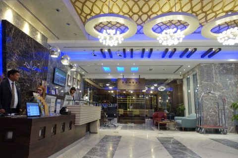 rose-park-hotel-al-barsha／レセプション