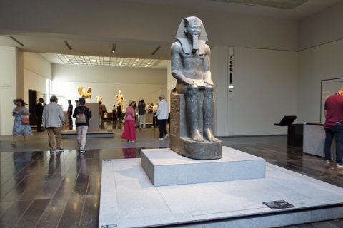 Louvre-Abudhabi／銅像