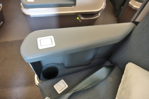 cathaypacific-businessclass-a350／肘掛