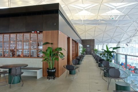 the-deck-cathaypacific-lounge／ザテラスの反対側