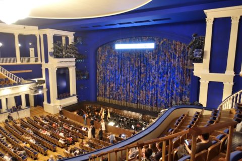Danchenko-Moscow-Music-Theatre／講堂と緞帳