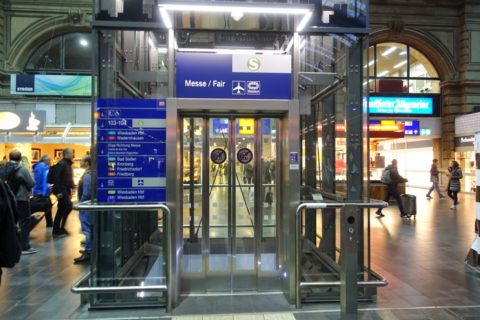paris-frankfurt-airport-access／エレベーター