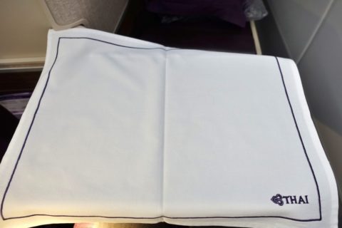 thai-airways-businessclass／テーブルクロス