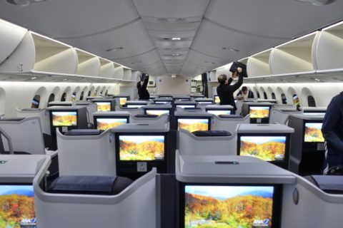 ANA-businessclass-b787-10スタッガード