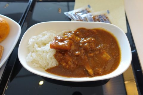 ANA-lounge-narita-satellite5／チキンカレー