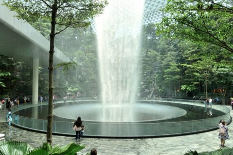 singapore-jewel／滝の広場