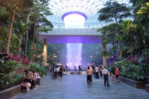 singapore-jewel／夕暮れ時のライトアップ