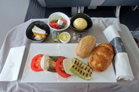 turkishairlines-b737-900-businessclass／前菜のプレート