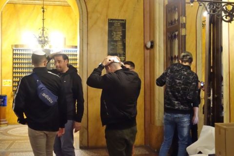 Great-Synagogue-Budapest／男性は帽子着用