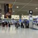 成田空港／JALとマレーシア航空「チェックインカウンター」の混雑状況