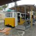 可愛いらしいトラムの形をしたリスボンのカフェ「Banana Cafe」ナタとコーヒーがお得！